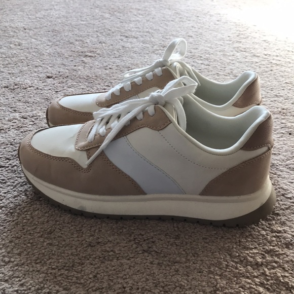 Time and Tru sneakers - Picture 2 of 5